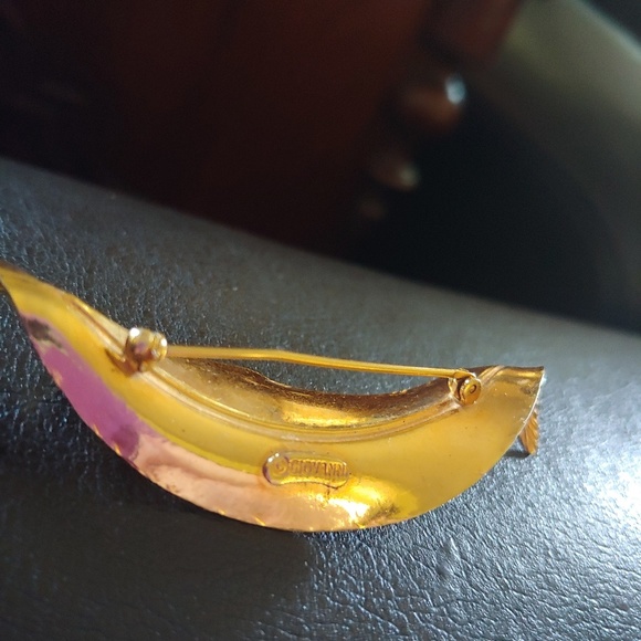 Vintage Giovanni gold tone etched leaf brooch - Picture 5 of 7